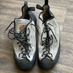 Mad Rock Men’s rock climbing shoes